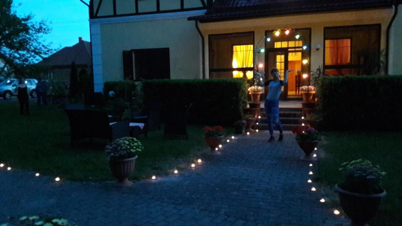 Penzion Pod Orechom Turcianske Teplice Bagian luar foto